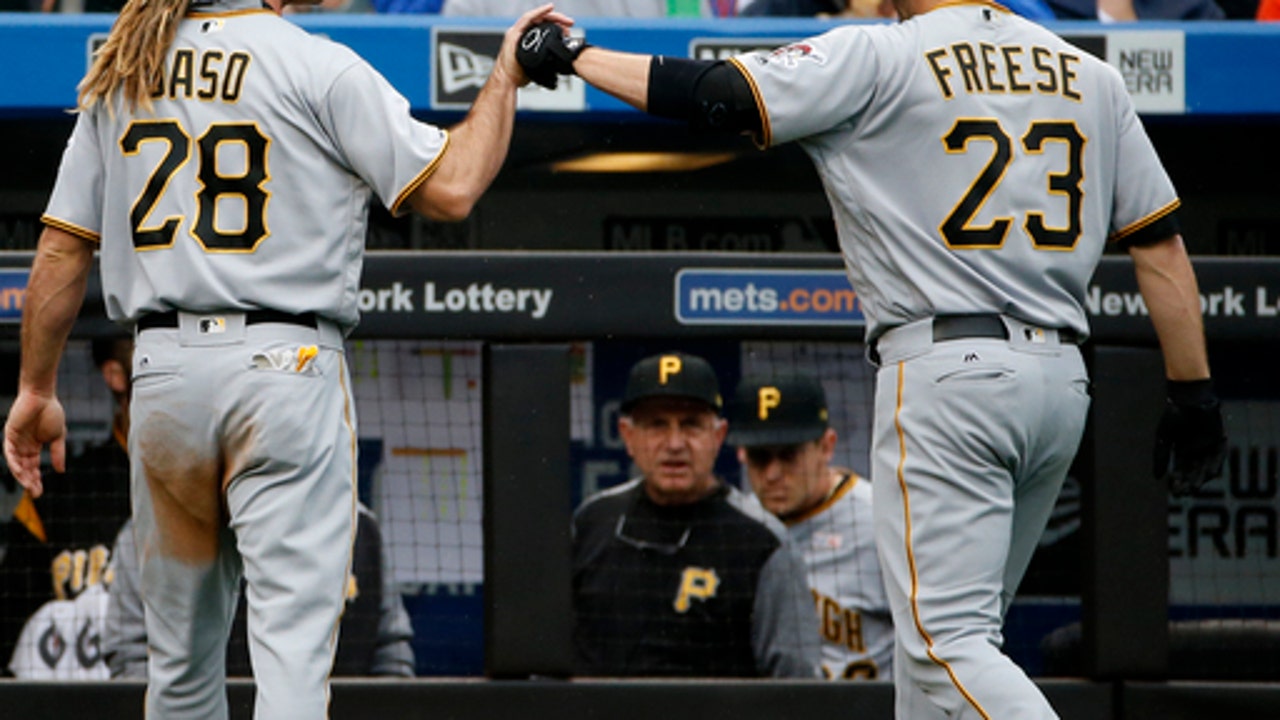 Odd 7th-inning stretches don't stop Pirates, beat Mets 11-1 (Jun 04, 2017)